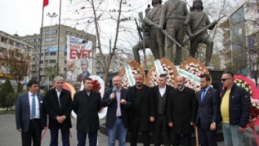 Topal Osman Ağa'yı Kabri Başında Andık